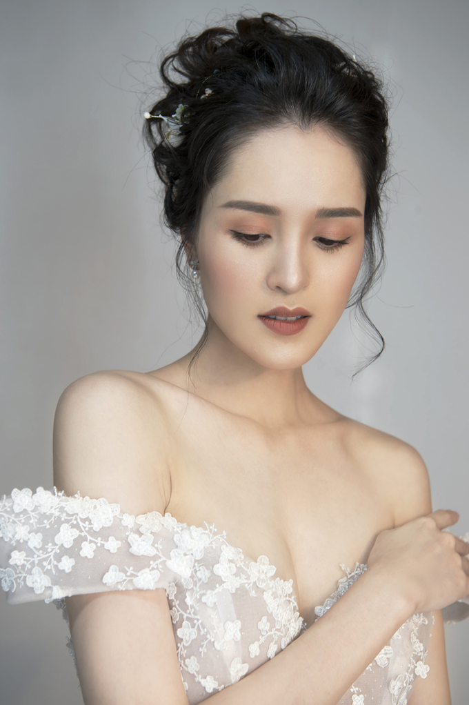 Hoàng Anh, Đào Thị Hà điệu đà với makeup cô dâu mùa xuân