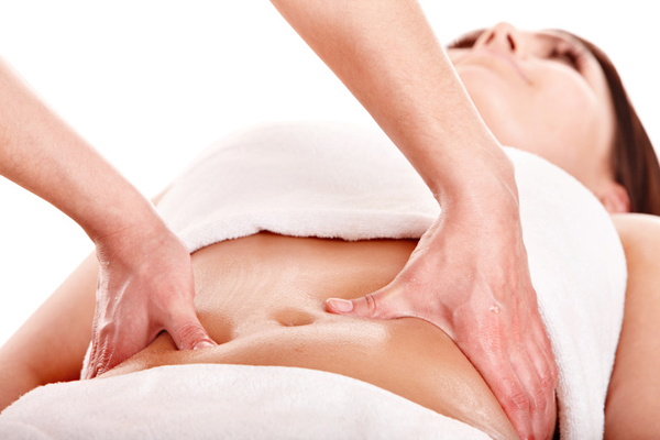 Massage bụngMassage bụng giúp cải thiện tuần hoàn, kích thích lưu thông khí huyết, giảm đầy hơi, chướng bụng hiệu quả.