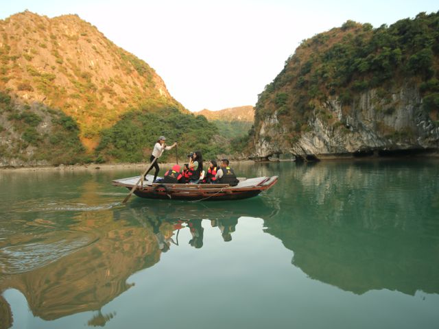 tung-bung-khuyen-mai-du-thuyen-oriental-sails-2.JPG